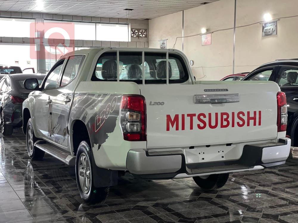 ميتسوبيشي L200